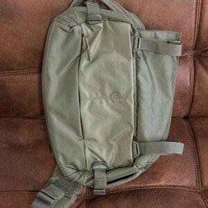 LVC10 Sling Pack